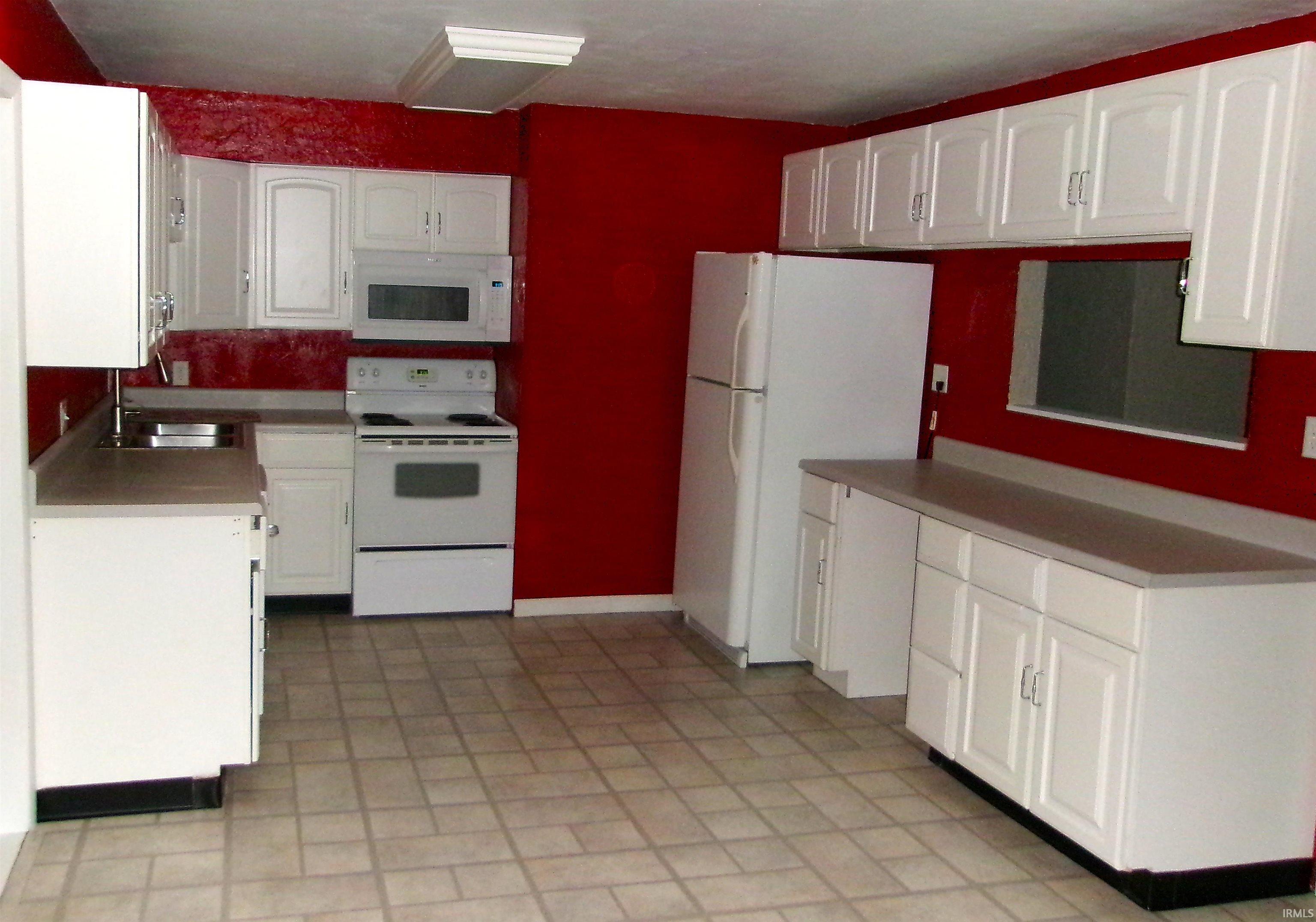 1016 Colonial Court Decatur, IN 46733 - Photo 2 of 21