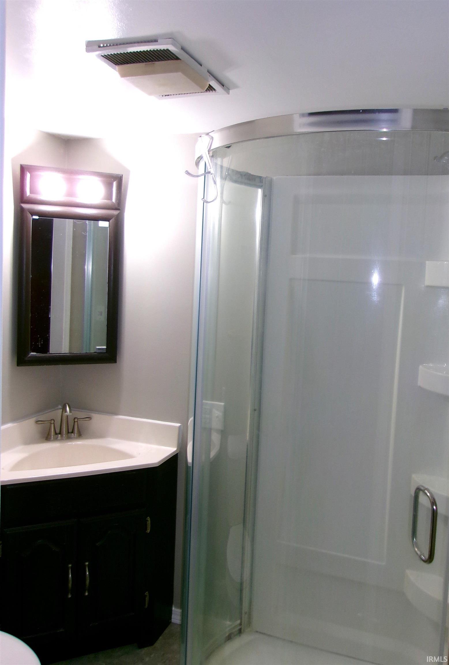 1016 Colonial Court Decatur, IN 46733 - Photo 3 of 21