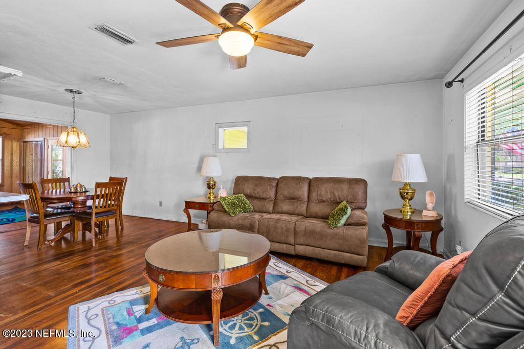 233 Denise Drive Jacksonville, FL 32218 - Photo 7 of 36 233 Denise -12