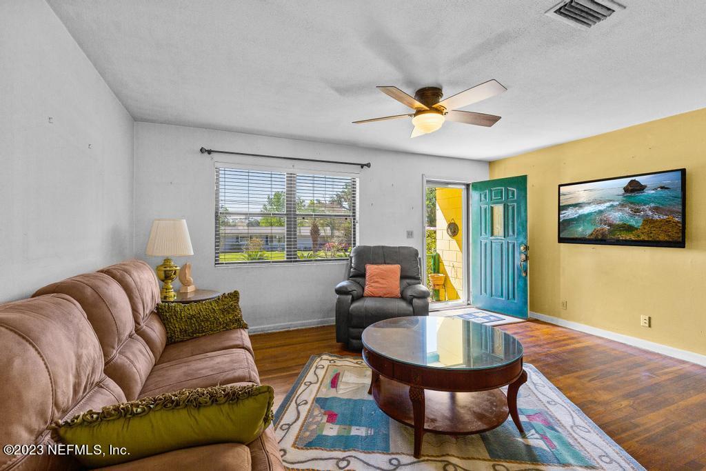 233 Denise Drive Jacksonville, FL 32218 - Photo 8 of 36 233 Denise -14