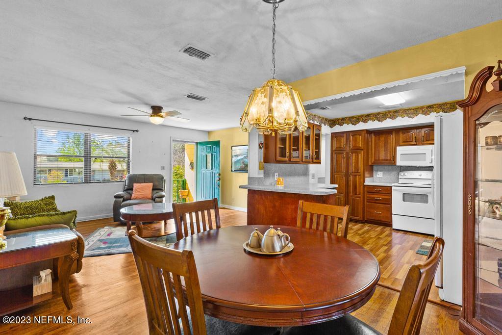 233 Denise Drive Jacksonville, FL 32218 - Photo 9 of 36 233 Denise -17