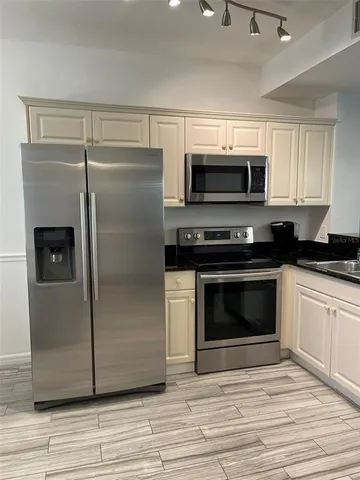 $1,800 | 3506 54th Drive West, Unit 105, Bradenton, FL 34210