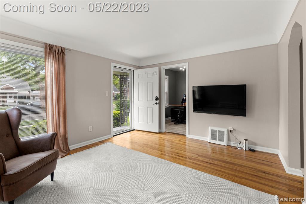 3230 Harding Street Dearborn, MI 48124 - Photo 3 of 42