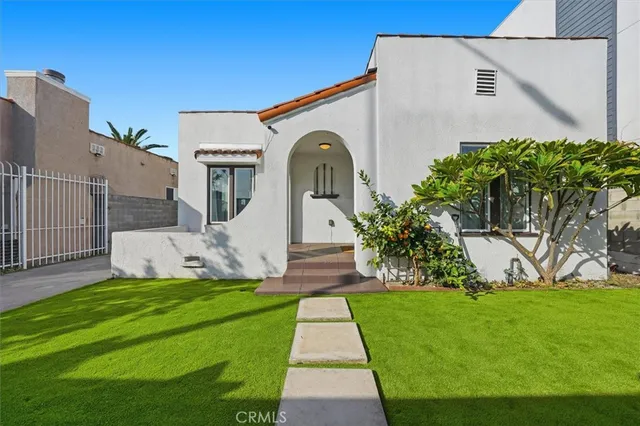 $960,000 | 2805 South La Brea Avenue, Los Angeles, CA 90016