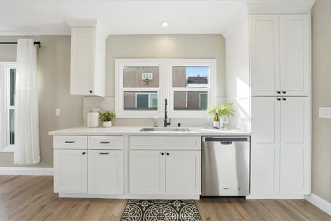 $960,000 | 2805 South La Brea Avenue, Los Angeles, CA 90016