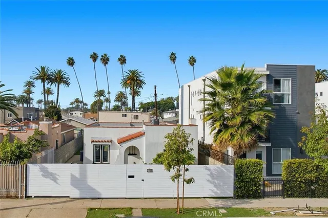 $960,000 | 2805 South La Brea Avenue, Los Angeles, CA 90016