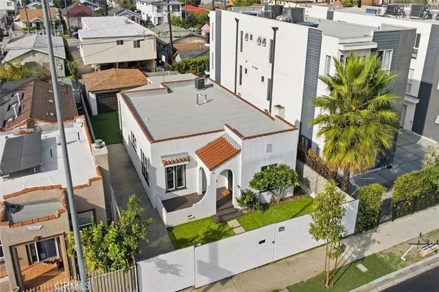$960,000 | 2805 South La Brea Avenue, Los Angeles, CA 90016
