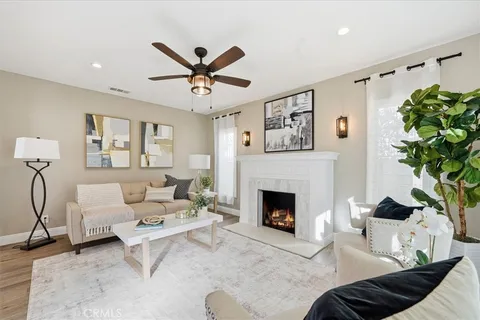 $960,000 | 2805 South La Brea Avenue, Los Angeles, CA 90016