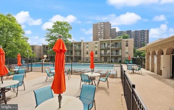 $1,950 | 31 Canterbury Square, Unit 302, Alexandria, VA 22304