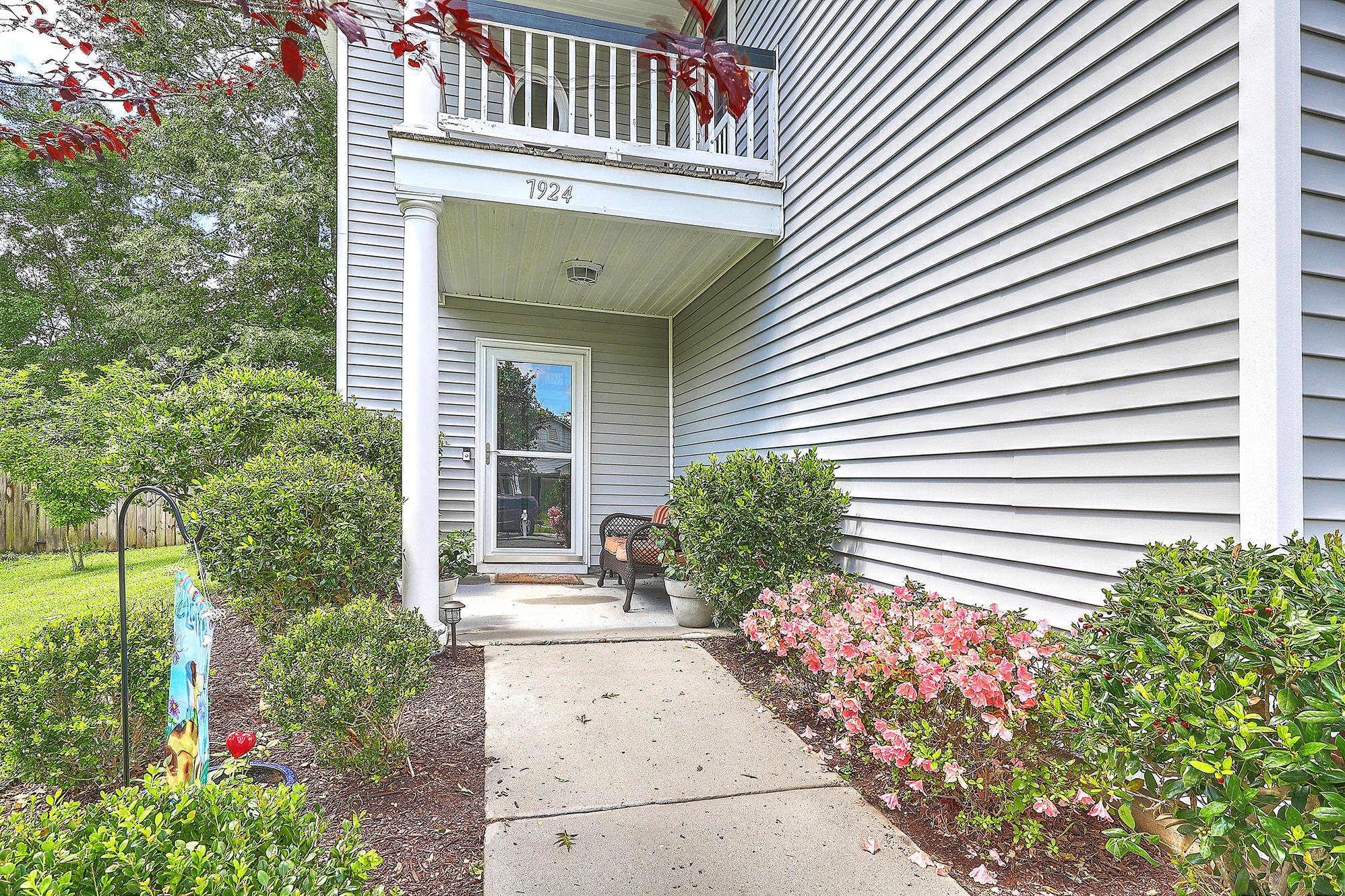 7924 New Ryder Road North Charleston, SC 29406 - Photo 2 of 31 Welcoming Entrance