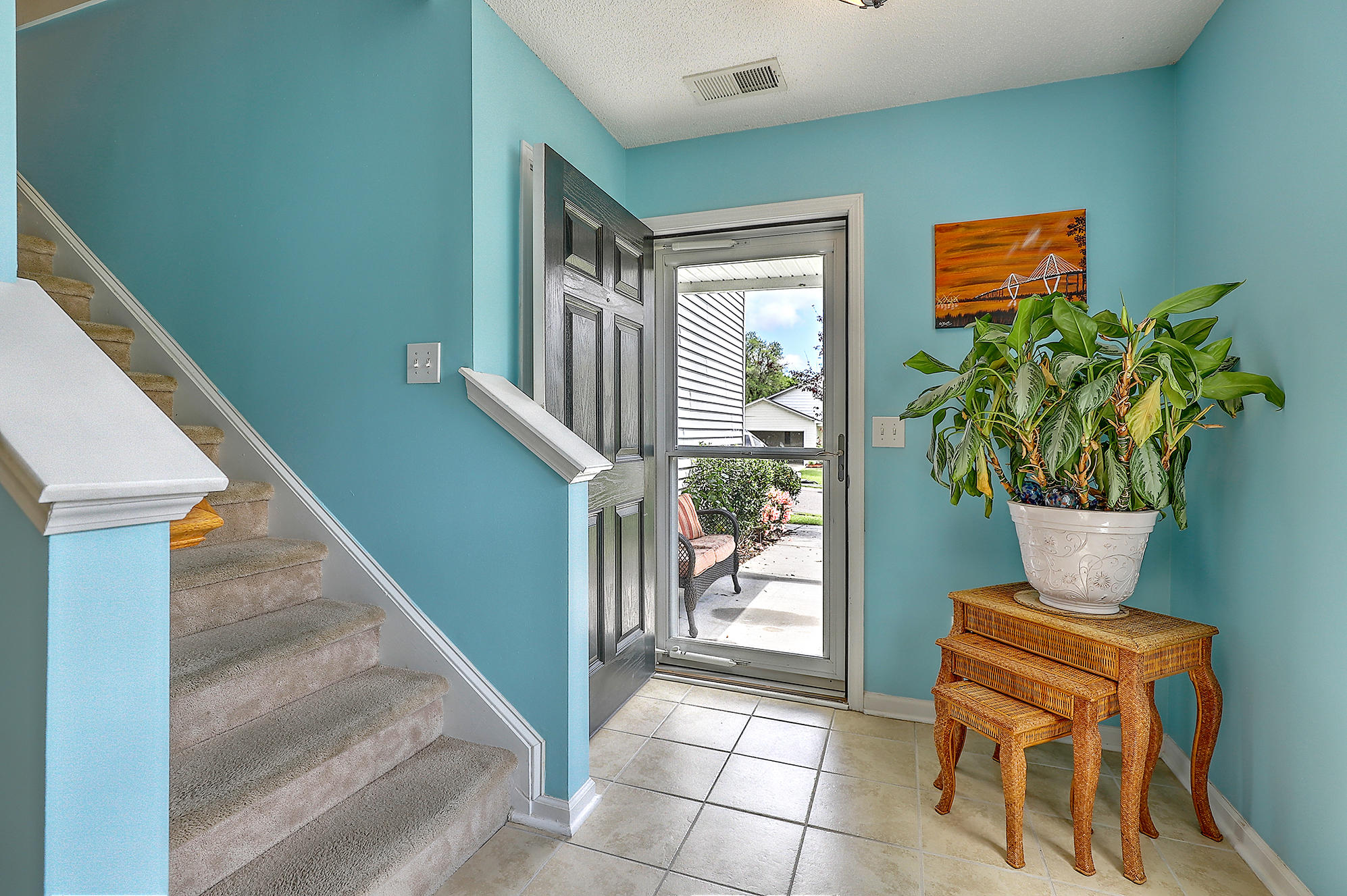 7924 New Ryder Road North Charleston, SC 29406 - Photo 3 of 31 Foyer