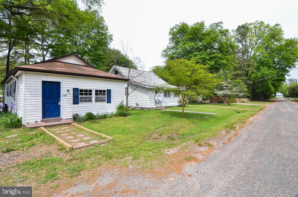 121 6th Street Colonial Beach, VA 22443 - Photo 12 of 33