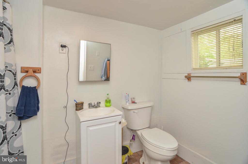 121 6th Street Colonial Beach, VA 22443 - Photo 19 of 33 Bathroom