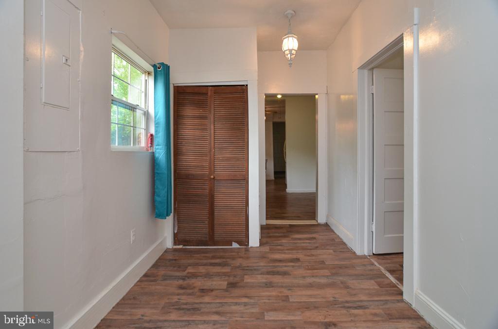 121 6th Street Colonial Beach, VA 22443 - Photo 8 of 33 Dining Room
