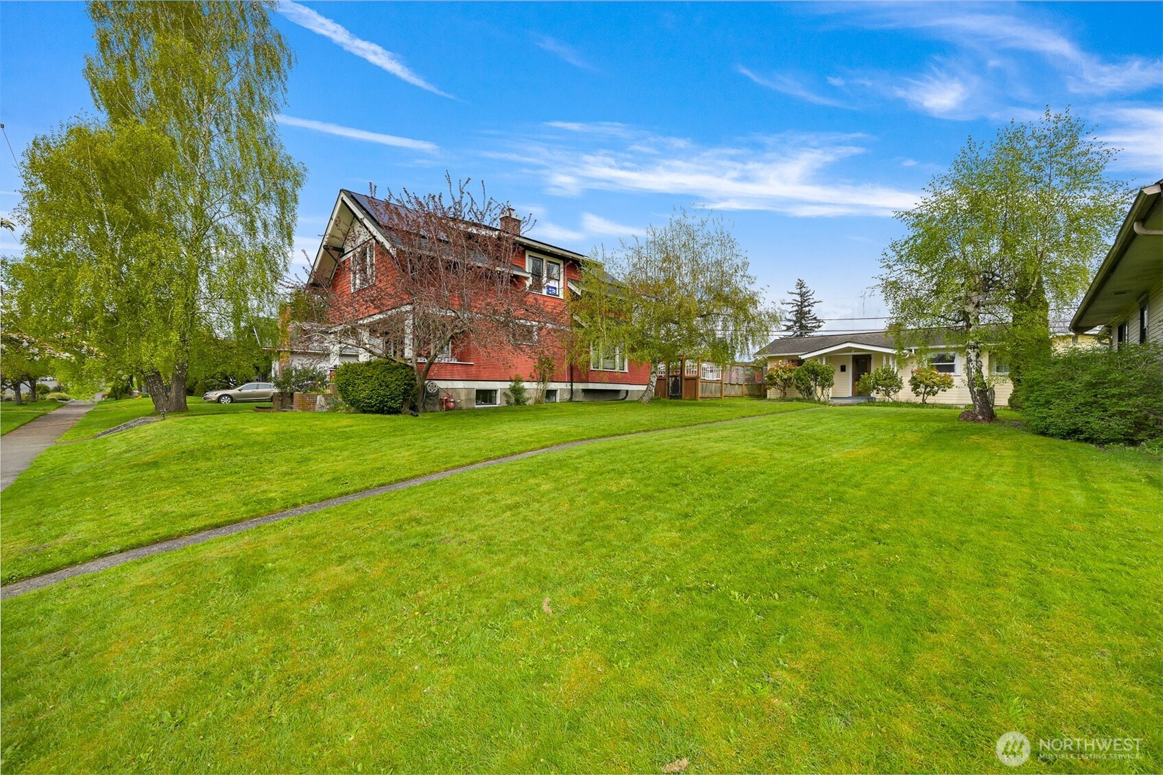 2804 Ellis Street Bellingham, WA 98225 - Photo 2 of 31