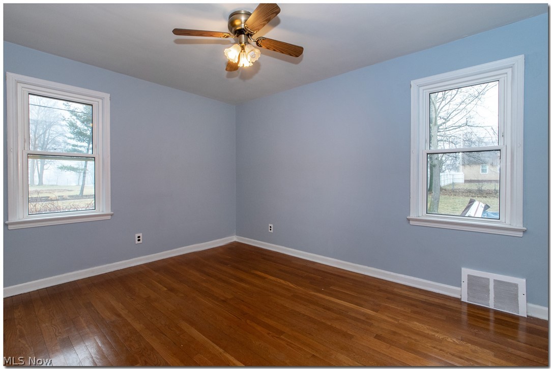 1091 Gordon Road Lyndhurst, OH 44124 - Photo 13 of 35