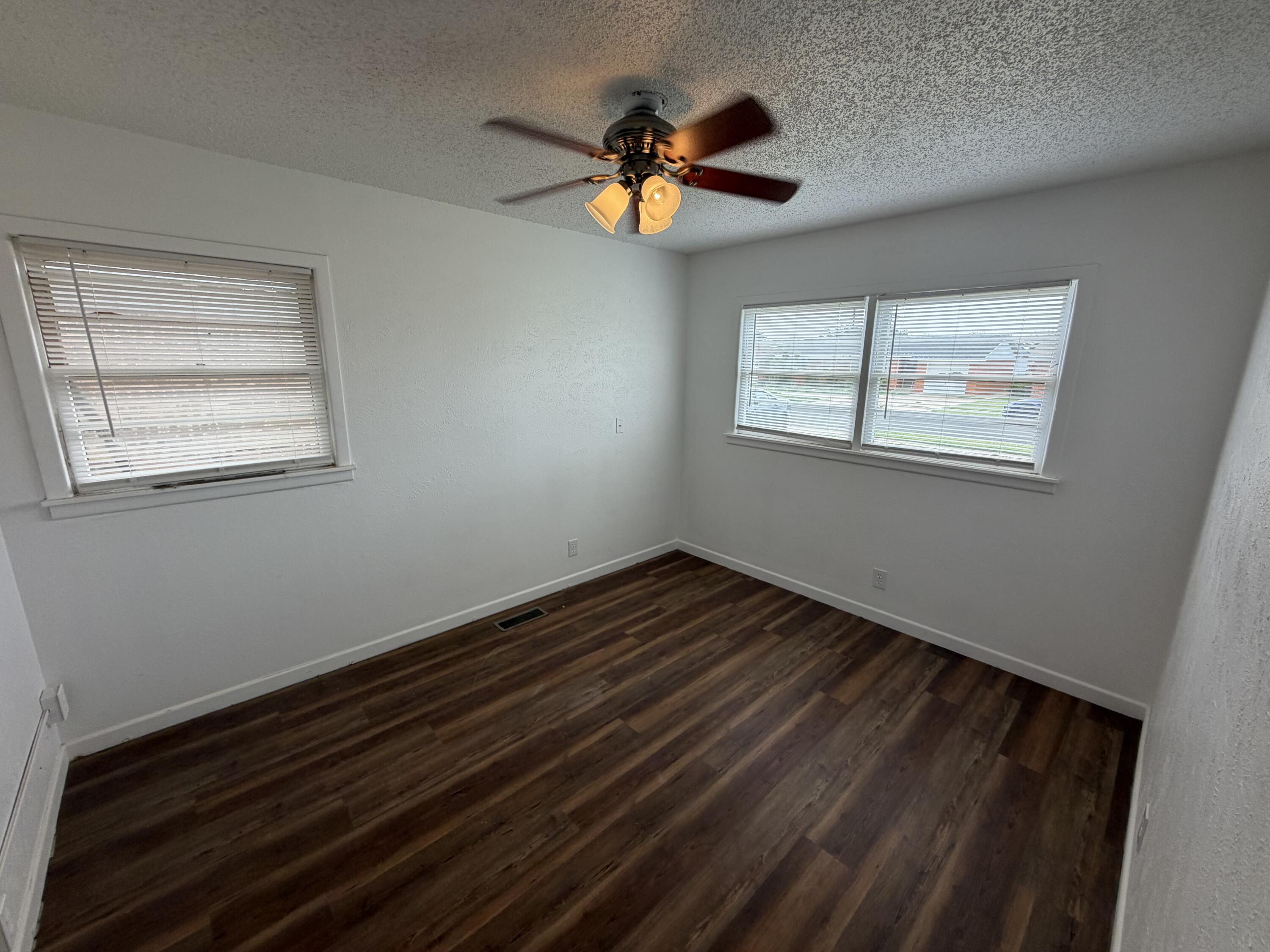 1336 60th Street Lubbock, TX 79412 - Photo 16 of 23 IMG_5075