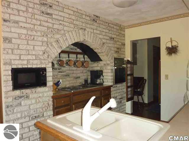 4724 North Leaton Road Mount Pleasant, MI 48858 - Photo 12 of 24 1744063-11.JPG