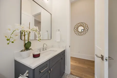 $2,630,000 | 4501 Valerie Street, Bellaire, TX 77401