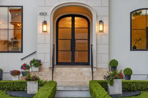 $2,630,000 | 4501 Valerie Street, Bellaire, TX 77401