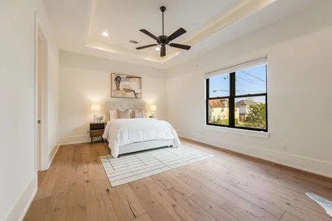 $2,630,000 | 4501 Valerie Street, Bellaire, TX 77401