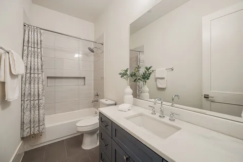 $2,630,000 | 4501 Valerie Street, Bellaire, TX 77401