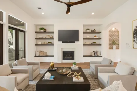 $2,630,000 | 4501 Valerie Street, Bellaire, TX 77401