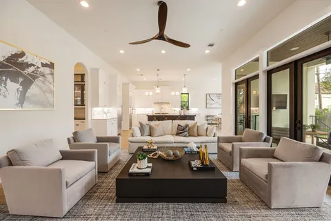 $2,630,000 | 4501 Valerie Street, Bellaire, TX 77401