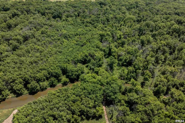 $380,000 | 13 Walker Twp West Point, Sutter, IL 62373