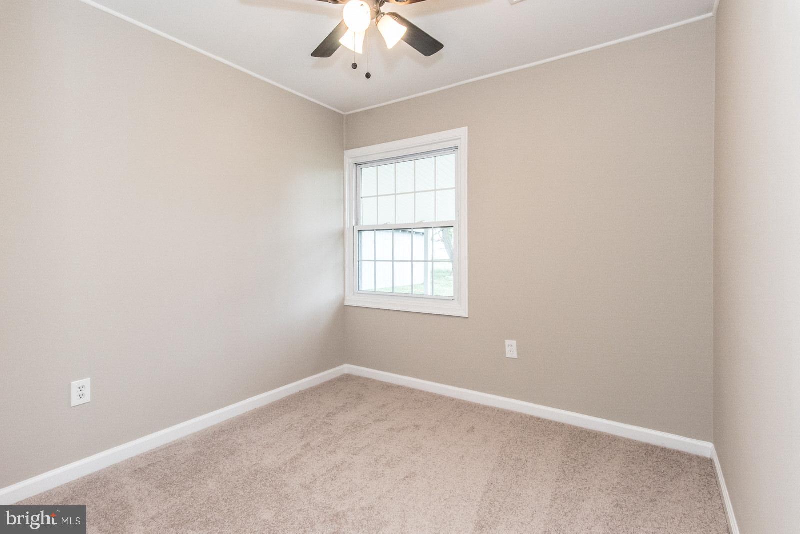 28 Gun Road Levittown, PA 19057 - Photo 18 of 40