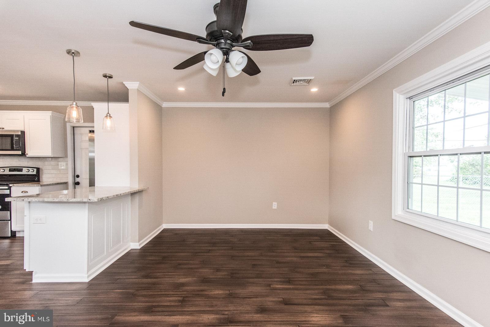 28 Gun Road Levittown, PA 19057 - Photo 7 of 40