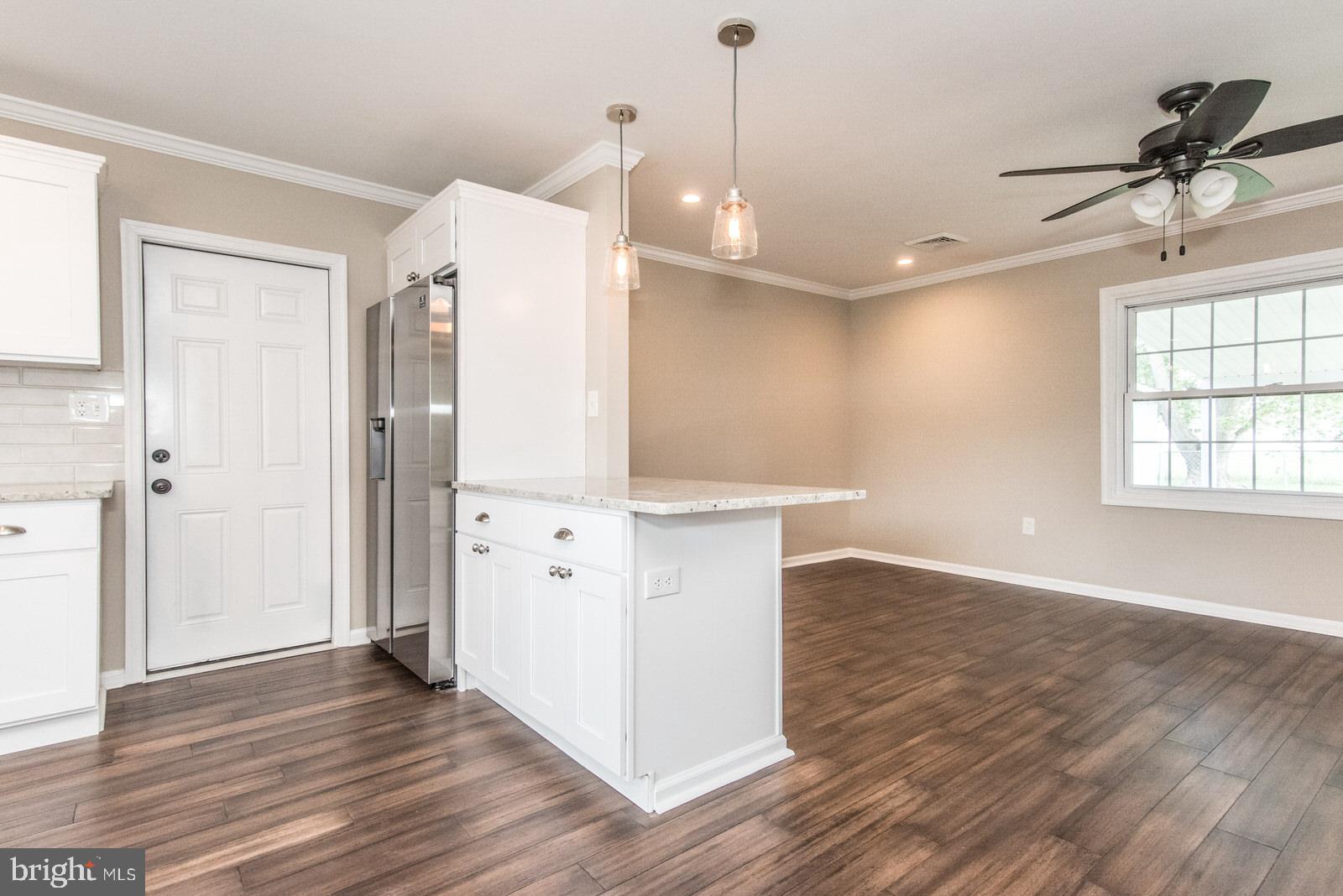 28 Gun Road Levittown, PA 19057 - Photo 8 of 40