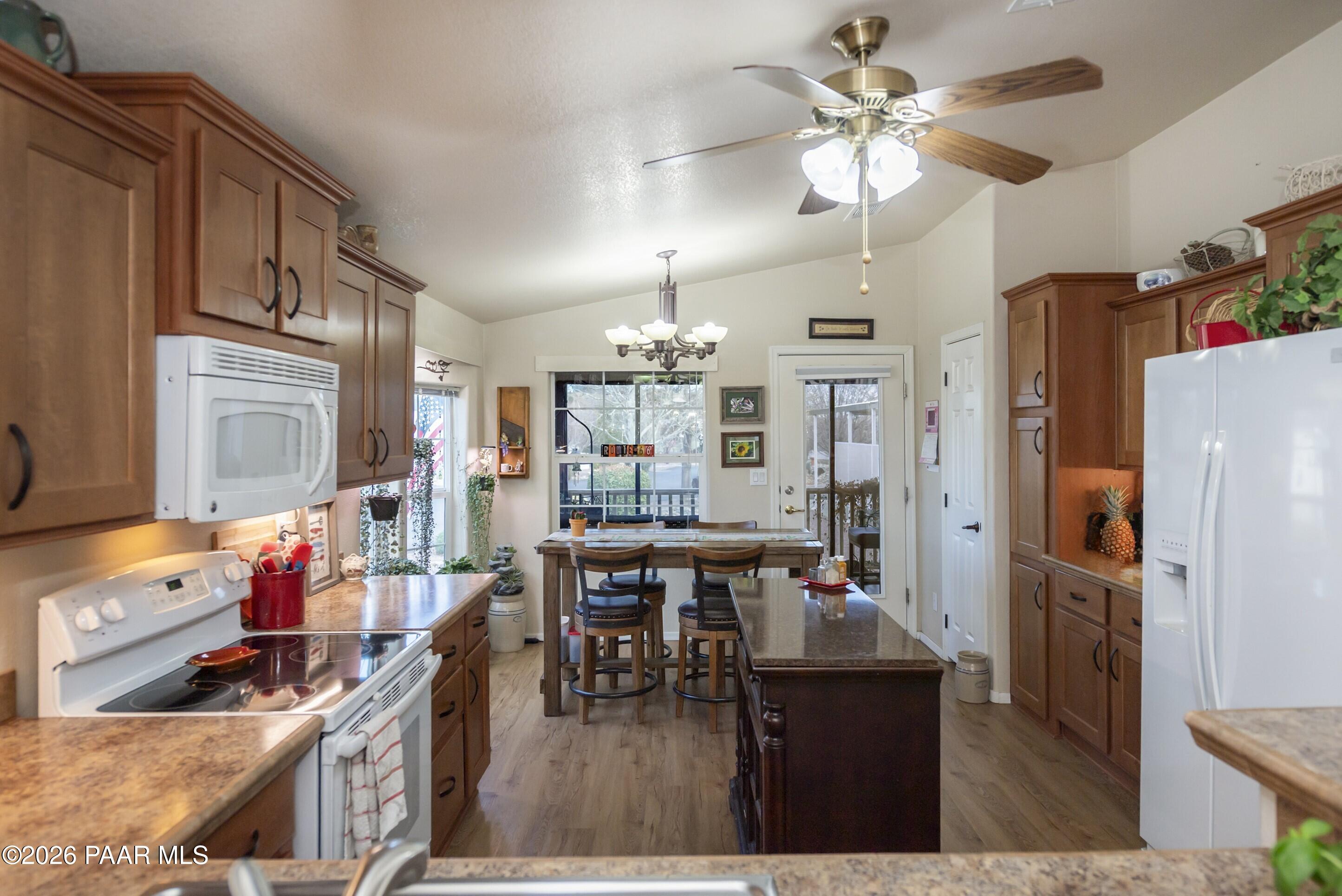 11250 East State Rte 69, Unit 2231 Prescott Valley, AZ 86314 - Photo 9 of 37 Kitchen