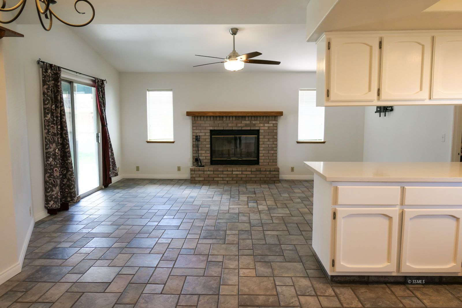 401 Lorene Court Ridgecrest, CA 93555 - Photo 7 of 41