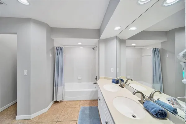 $4,200 | 3604 54th Drive West, Unit 102, Bradenton, FL 34210