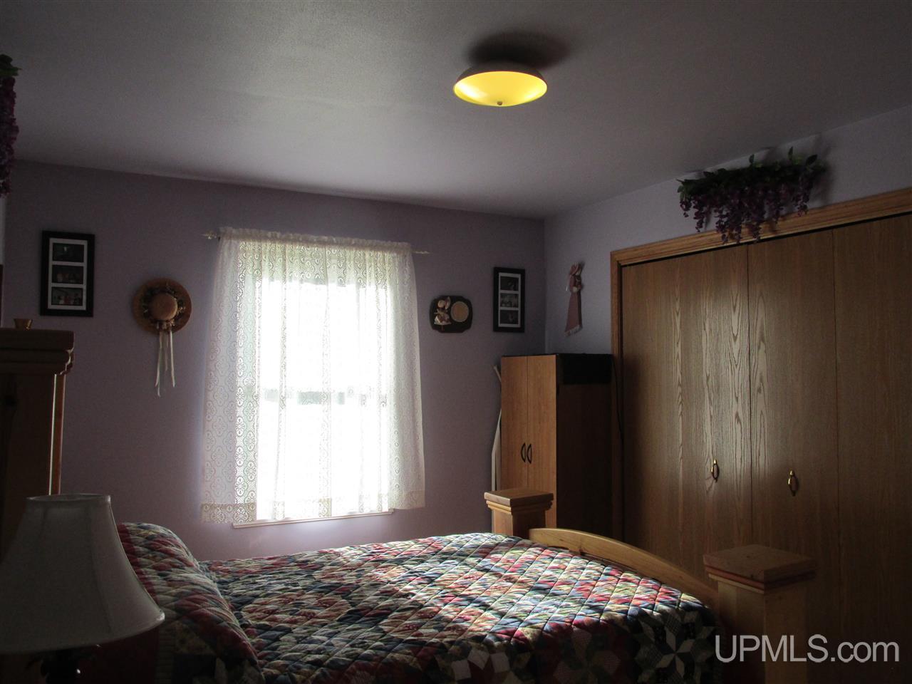 1862 Little Harbor Road Manistique, MI 49854 - Photo 13 of 19 Gallery Image 13
