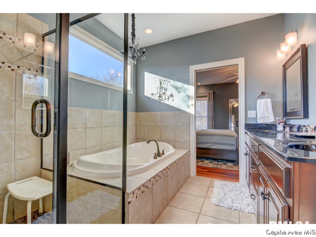 325 Brookside Lane Chatham, IL 62629 - Photo 14 of 27 Gallery Image 14