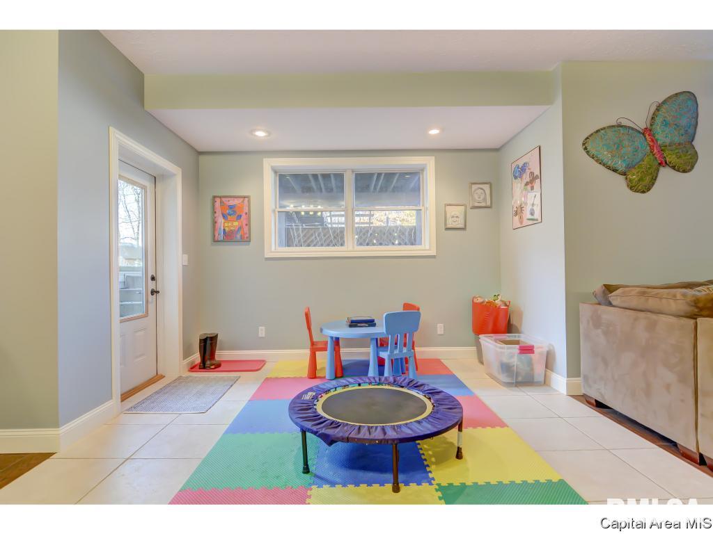 325 Brookside Lane Chatham, IL 62629 - Photo 24 of 27 Gallery Image 24