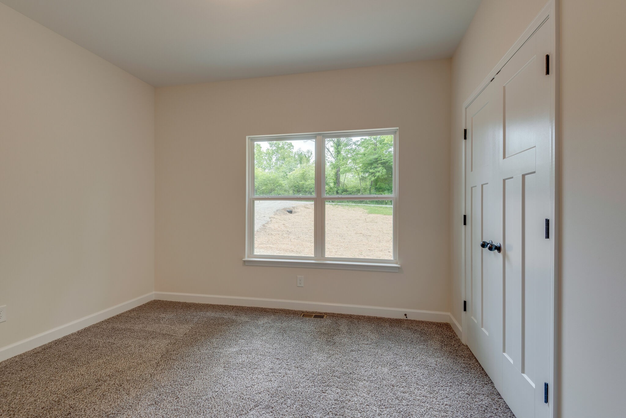 1170 Cowan Road Dickson, TN 37055 - Photo 17 of 30 an empty room with a window