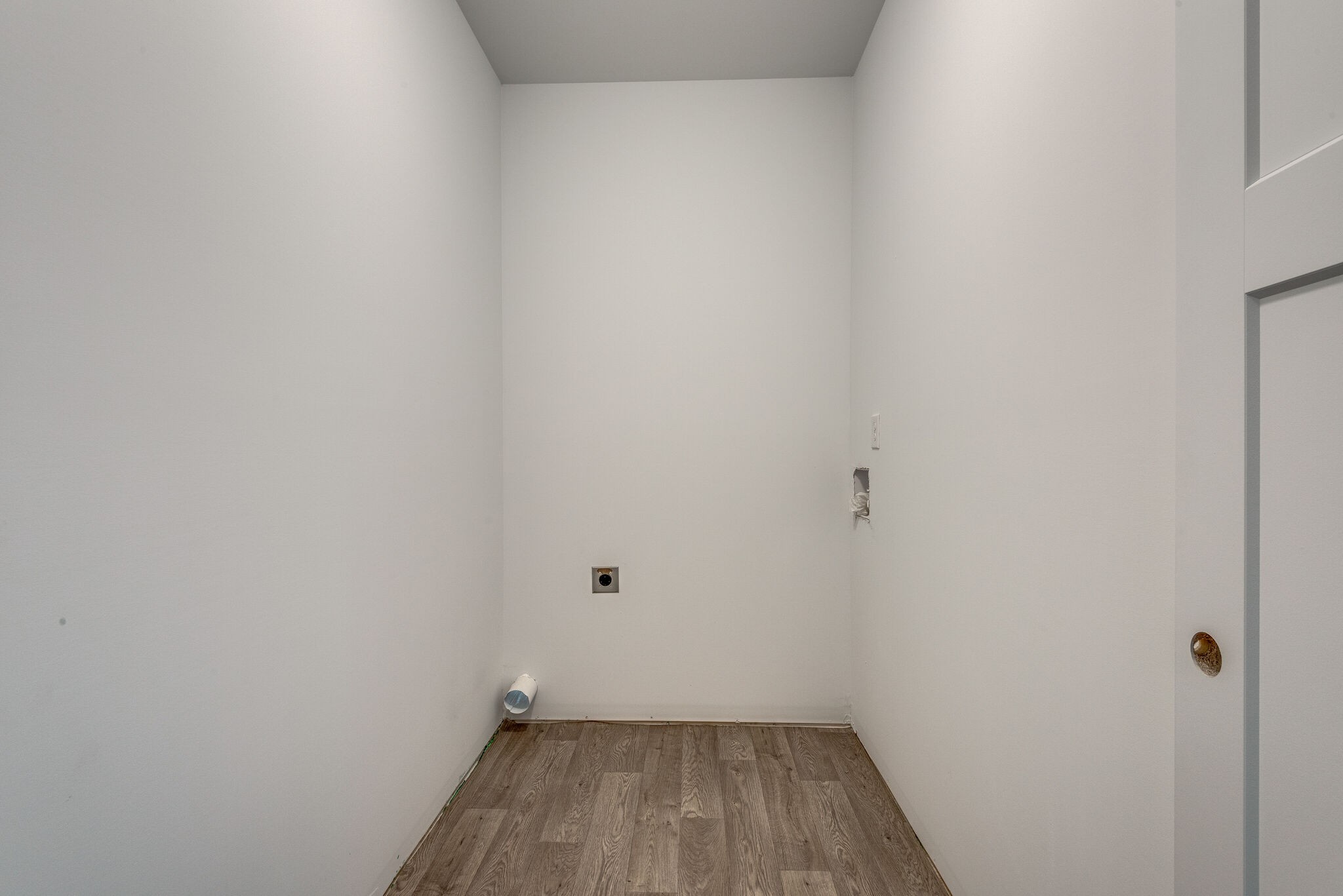 1170 Cowan Road Dickson, TN 37055 - Photo 24 of 30 a view of small space with empty racks