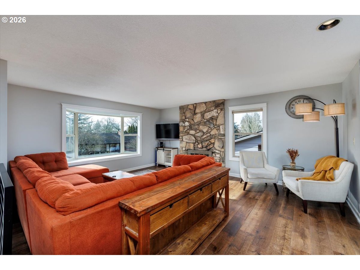 13165 Northwest Overton Street Portland, OR 97229 - Photo 13 of 38 Living Room