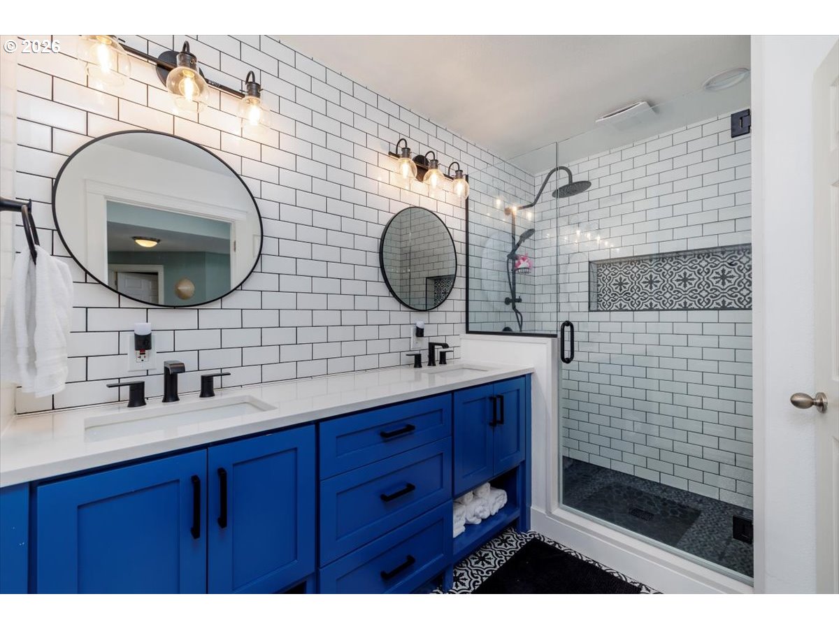 13165 Northwest Overton Street Portland, OR 97229 - Photo 17 of 38 Bathroom, Attached