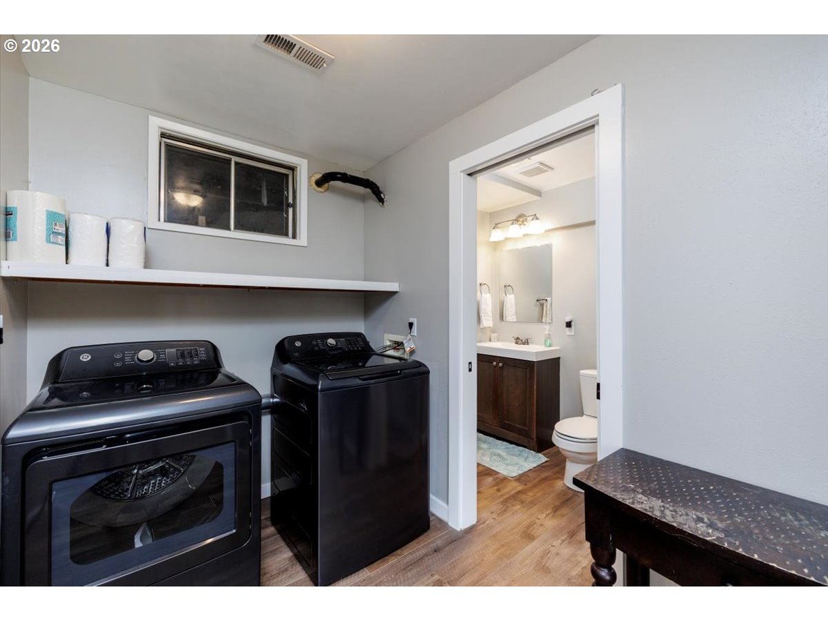 13165 Northwest Overton Street Portland, OR 97229 - Photo 29 of 38 Laundry