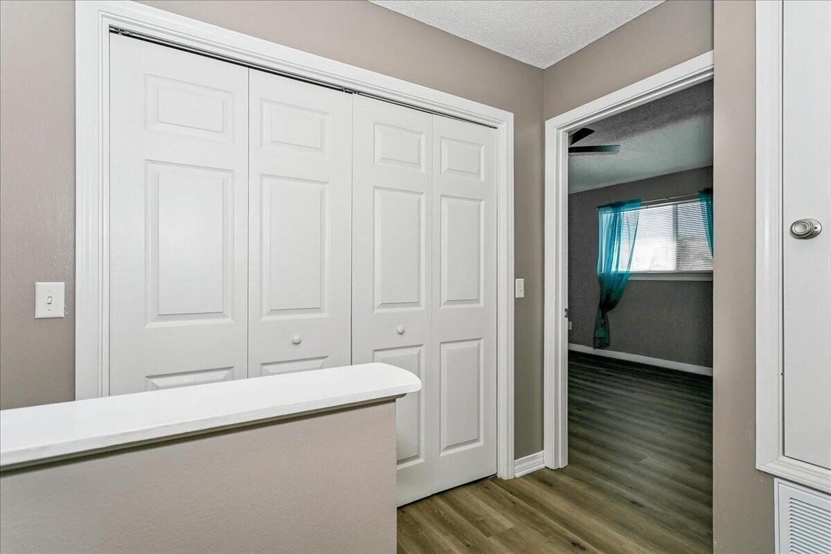 6922 Sea Turtle Circle Navarre, FL 32566 - Photo 14 of 27 hallway 24-6922 Sea Turtle Cir-24