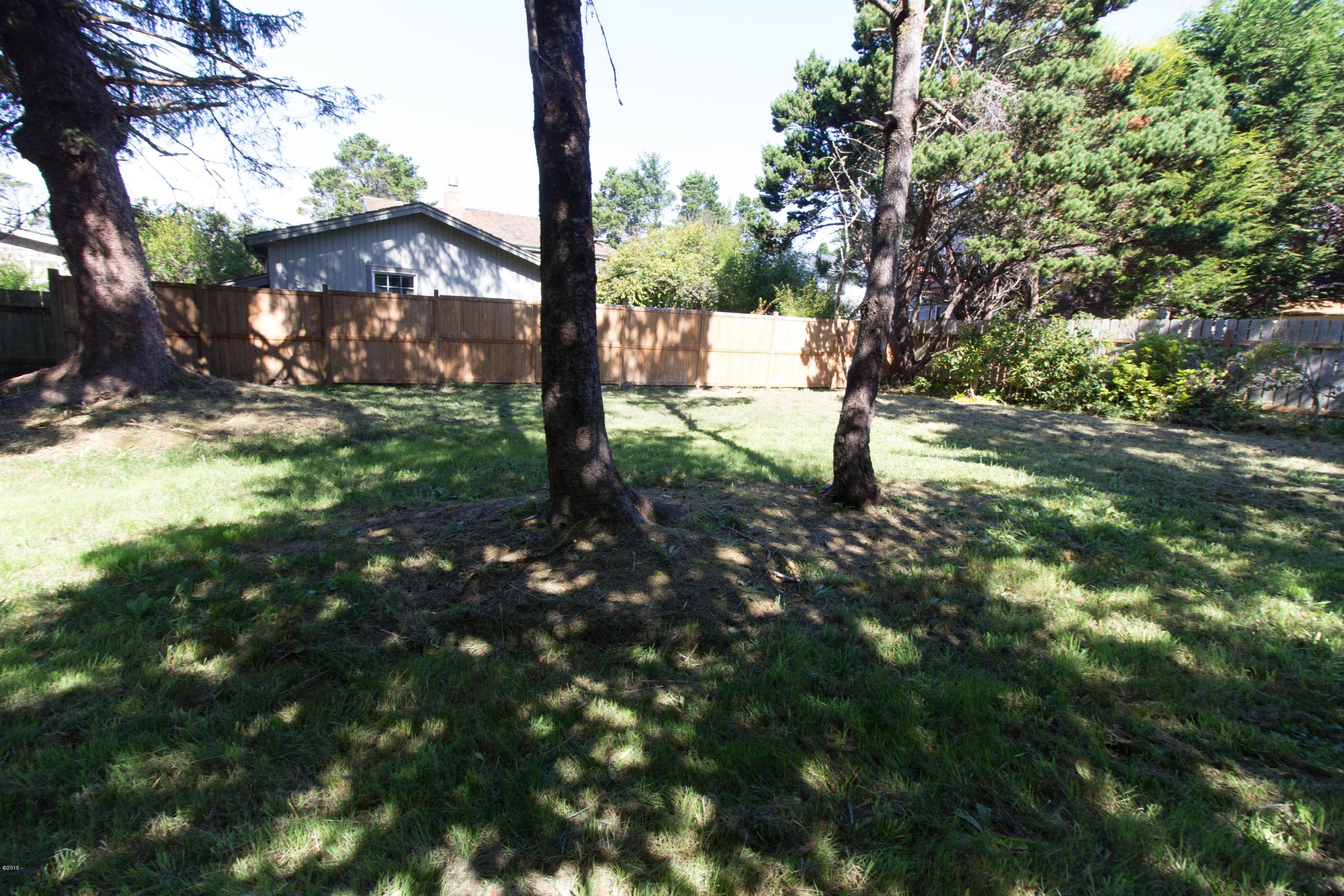 2700 Southwest South Point Street Depoe Bay, OR 97341 - Photo 5 of 12 IMG_1327