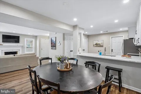 $3,200 | 5715 Balsam Grove Court, North Bethesda, MD 20852