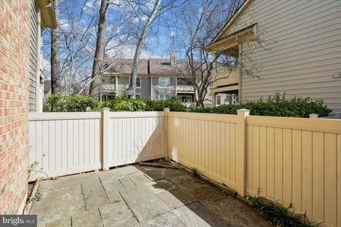 $3,200 | 5715 Balsam Grove Court, North Bethesda, MD 20852