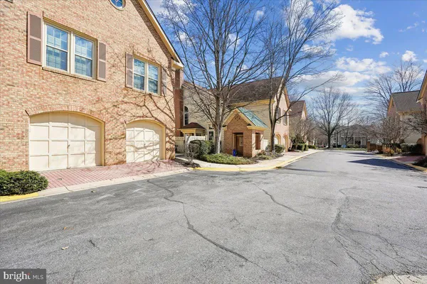$3,200 | 5715 Balsam Grove Court, North Bethesda, MD 20852