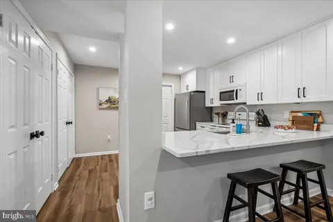 $3,200 | 5715 Balsam Grove Court, North Bethesda, MD 20852