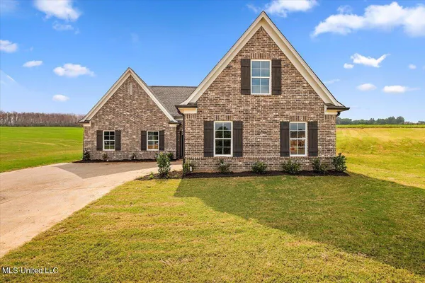 $319,900 | 6502 Benjamin Cove, Walls, MS 38680
